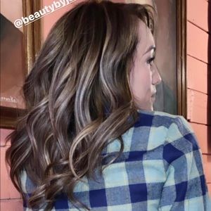 Meet your Posher, Zoila